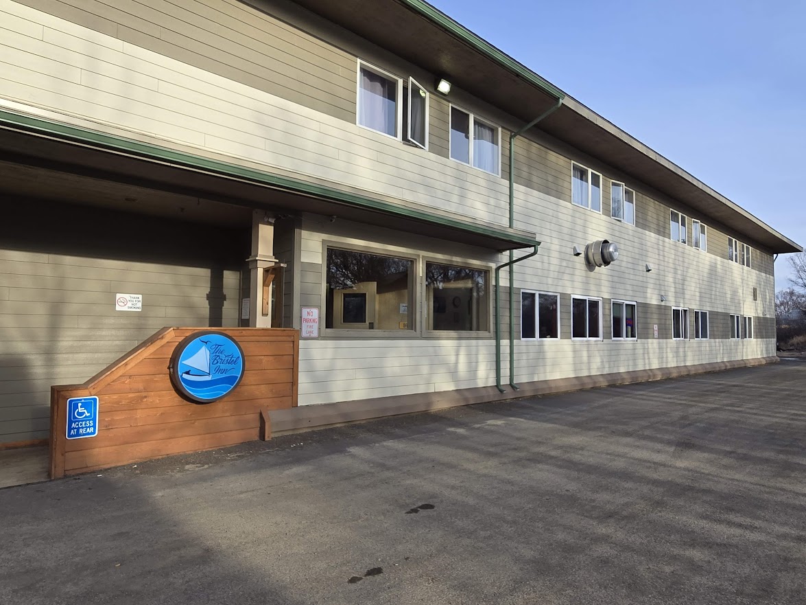 Exterior view of Bayside Diner building in Dillingham